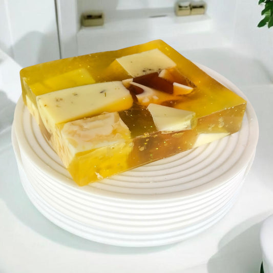 Goleo Nr. 708 – Handgemachte Seife „Sandelholz & Honig“