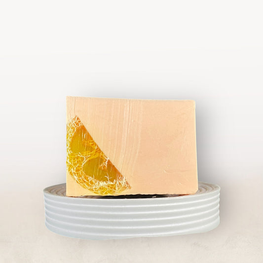 Goleo Nr. 336 – Handgemachte Seife „Sandelholz & Luffa“