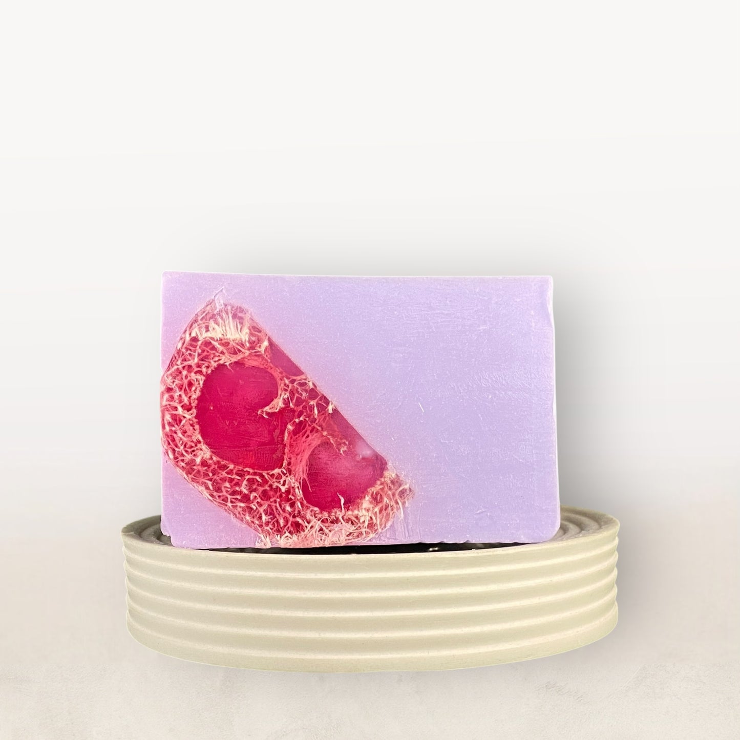 Goleo Nr. 338 – Handgemachte Seife „Beere & Luffa“