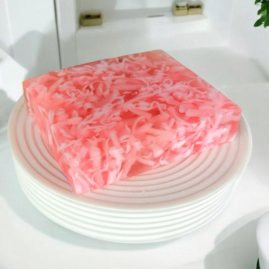 Goleo Nr. 725 – Handgemachte Seife „Erdbeeren“