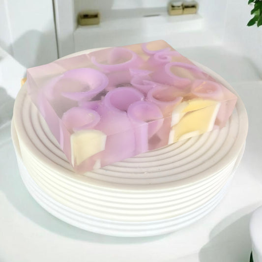 Goleo Nr. 686 – Handgemachte Seife „Lavendel & Tanne“