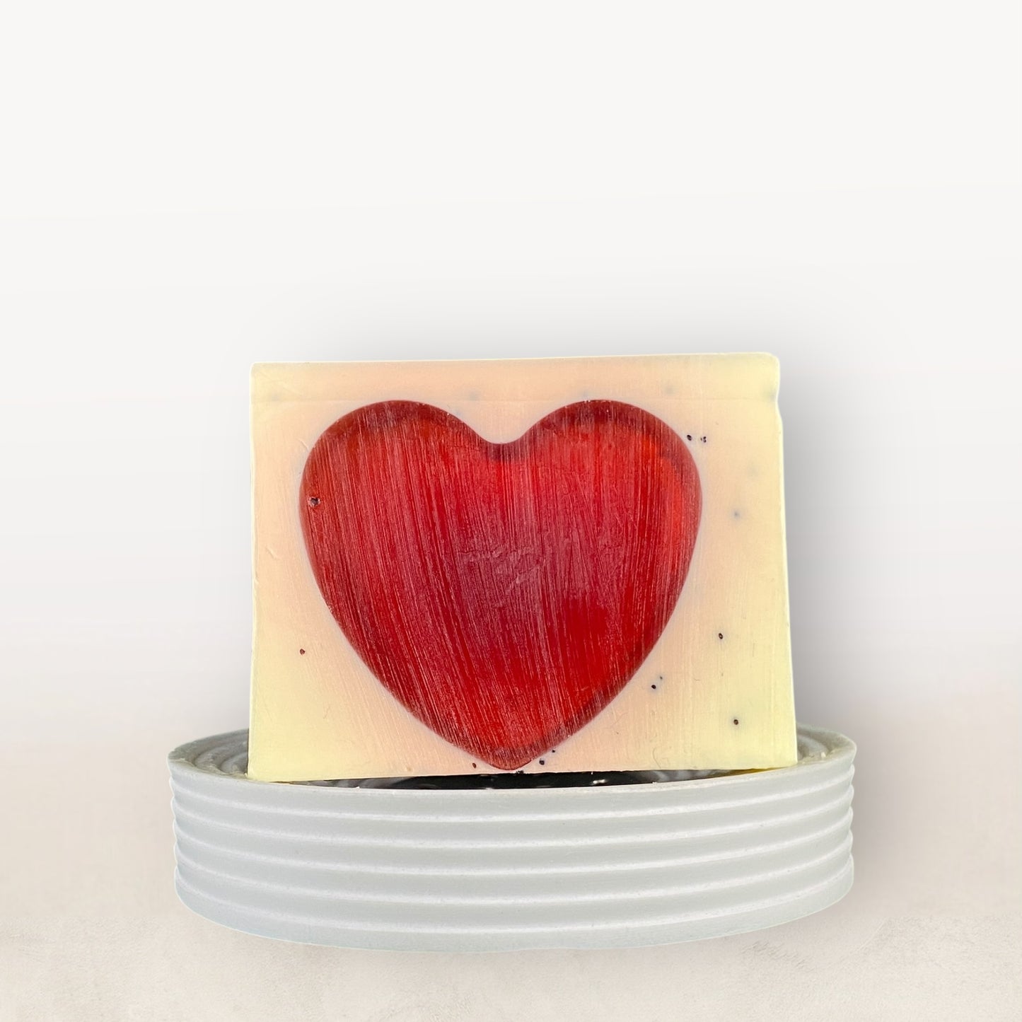 Goleo Nr. 726 – Handgemachte Seife „Erdbeeren und Mohn“