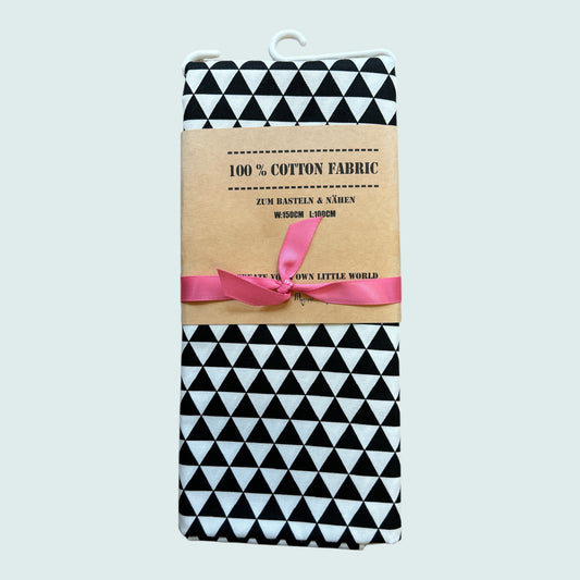 Magical Sequins Fabric Triangle Black – 100 × 150 cm, 100 % cotton