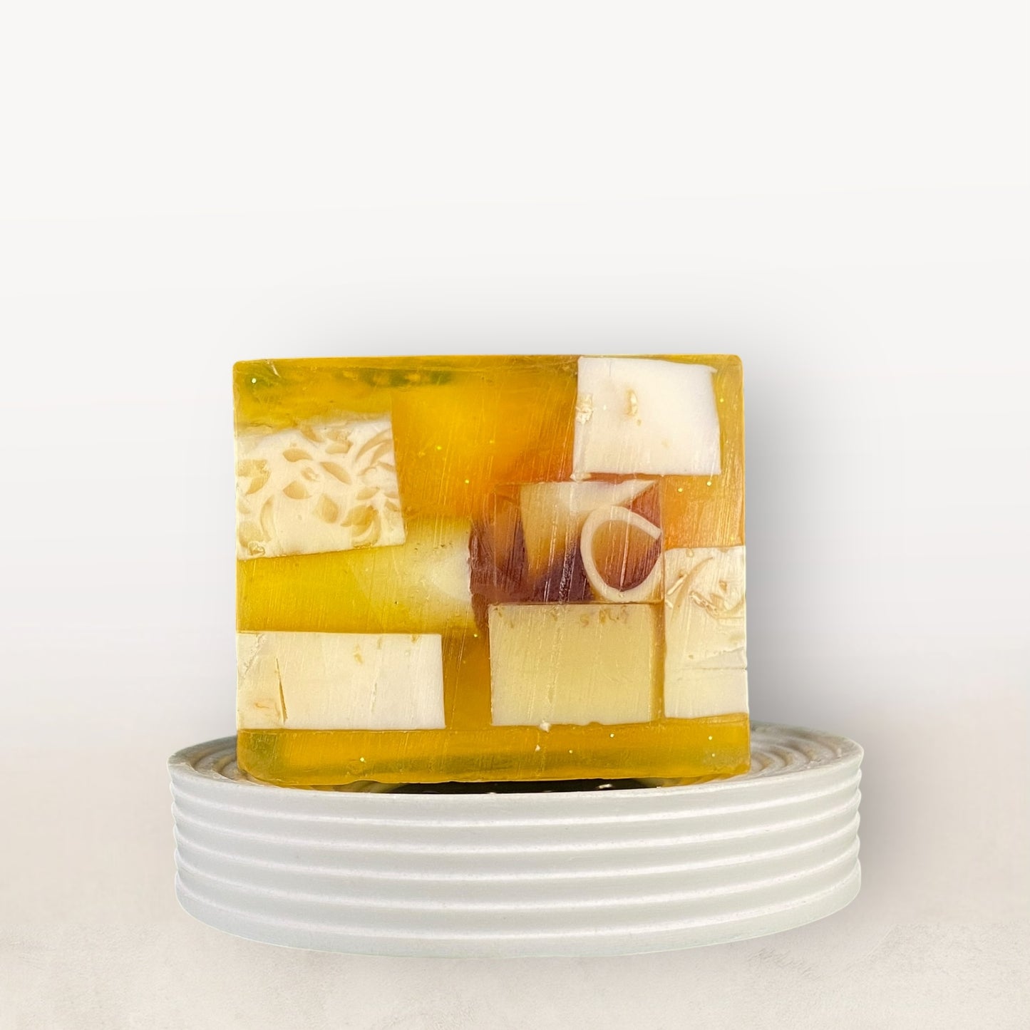 Goleo Nr. 708 – Handgemachte Seife „Sandelholz & Honig“