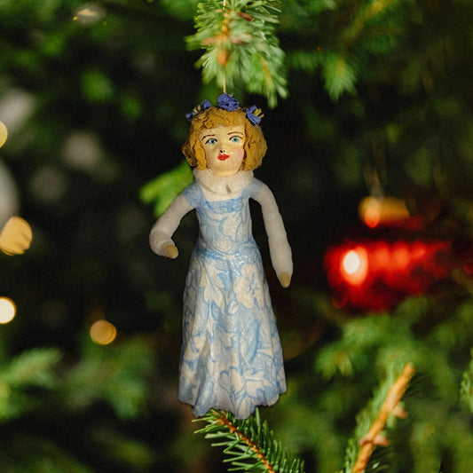 Weihnachtspuppe Bauernmädchen in Blau