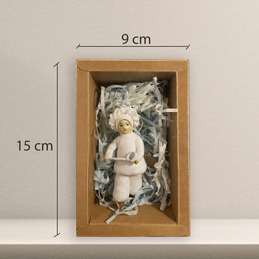 Weihnachtspuppe Junge Köchin