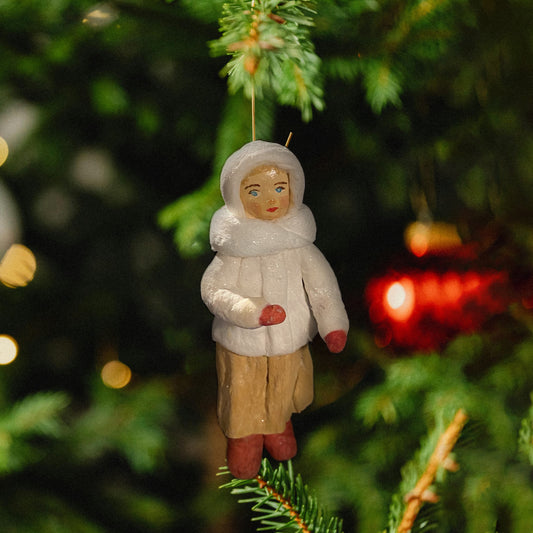 Weihnachtspuppe Mädchen in Winterkleidung