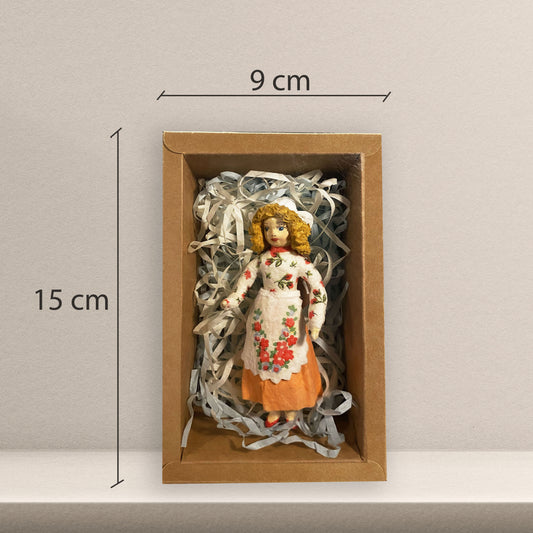 Weihnachtspuppe Mädchen im Blumenkleid