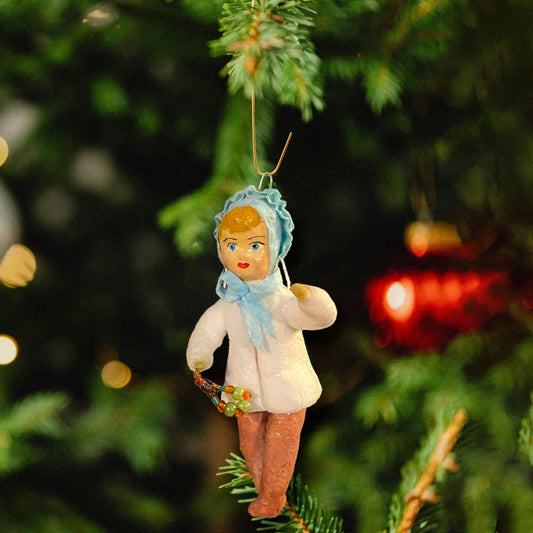 Weihnachtspuppe Kind mit Rassel