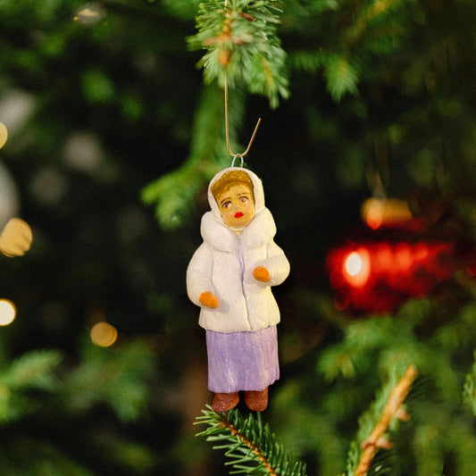 Weihnachtspuppe Mädchen im Pelzmantel