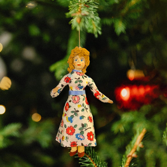 Weihnachtspuppe Frau im Blumenkleid