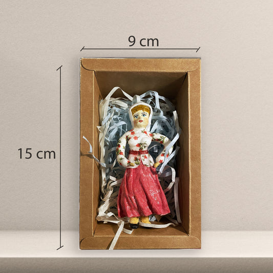 Weihnachtspuppe Bäuerin in Rot