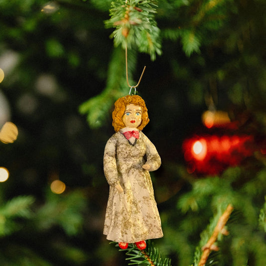 Weihnachtspuppe Frau im beigem Kleid