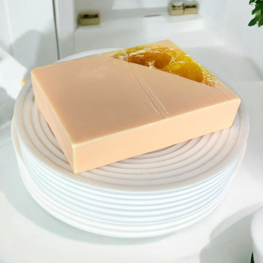 Goleo Nr. 336 – Handgemachte Seife „Sandelholz & Luffa“