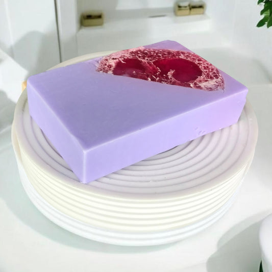 Goleo Nr. 338 – Handgemachte Seife „Beere & Luffa“