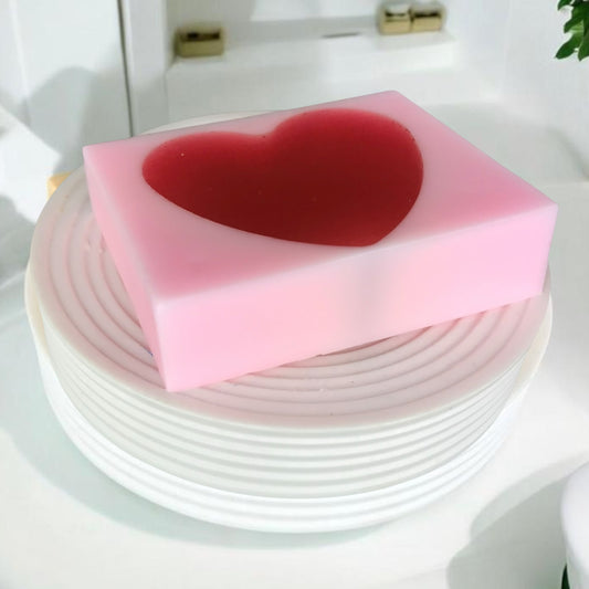 Goleo Nr. 674 – Handgemachte Seife „Erdbeeren“