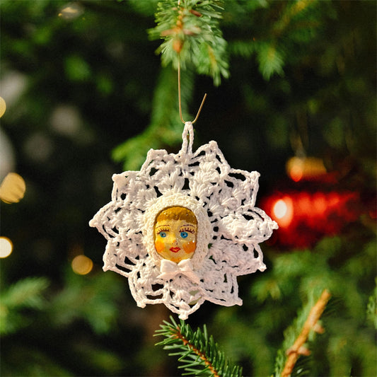 Weihnachtssmuck Handgehäkelter Engel „Schneestern“