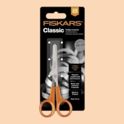 Fiskars Classic – Stickschere / Nähschere, 13 cm