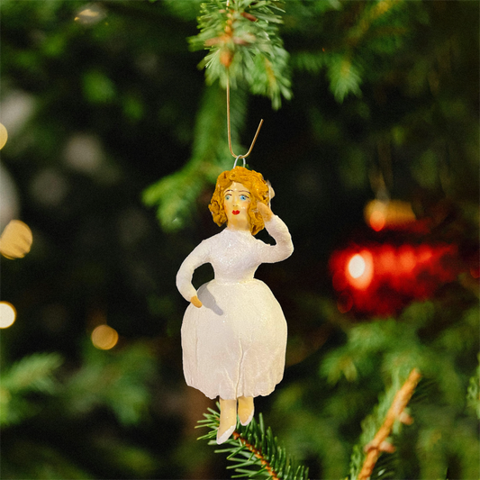 Weihnachtspuppe Frau im weissen Kleid