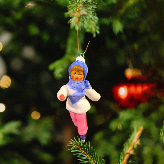 Weihnachtspuppe Mädchen in Winterkleidung