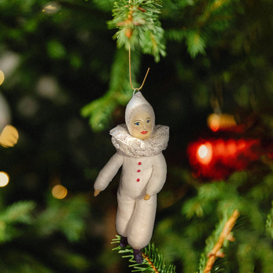 Weihnachtspuppe Pierrot mit weisser Mütze