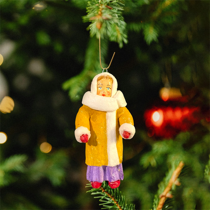 Weihnachtspuppe Junge in Winterkleidung