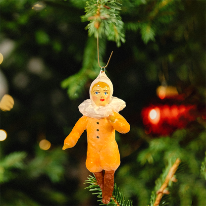 Weihnachtspuppe Mädchen mit Jabot