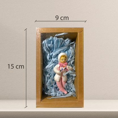 Weihnachtspuppe Mädchen mit Rassel