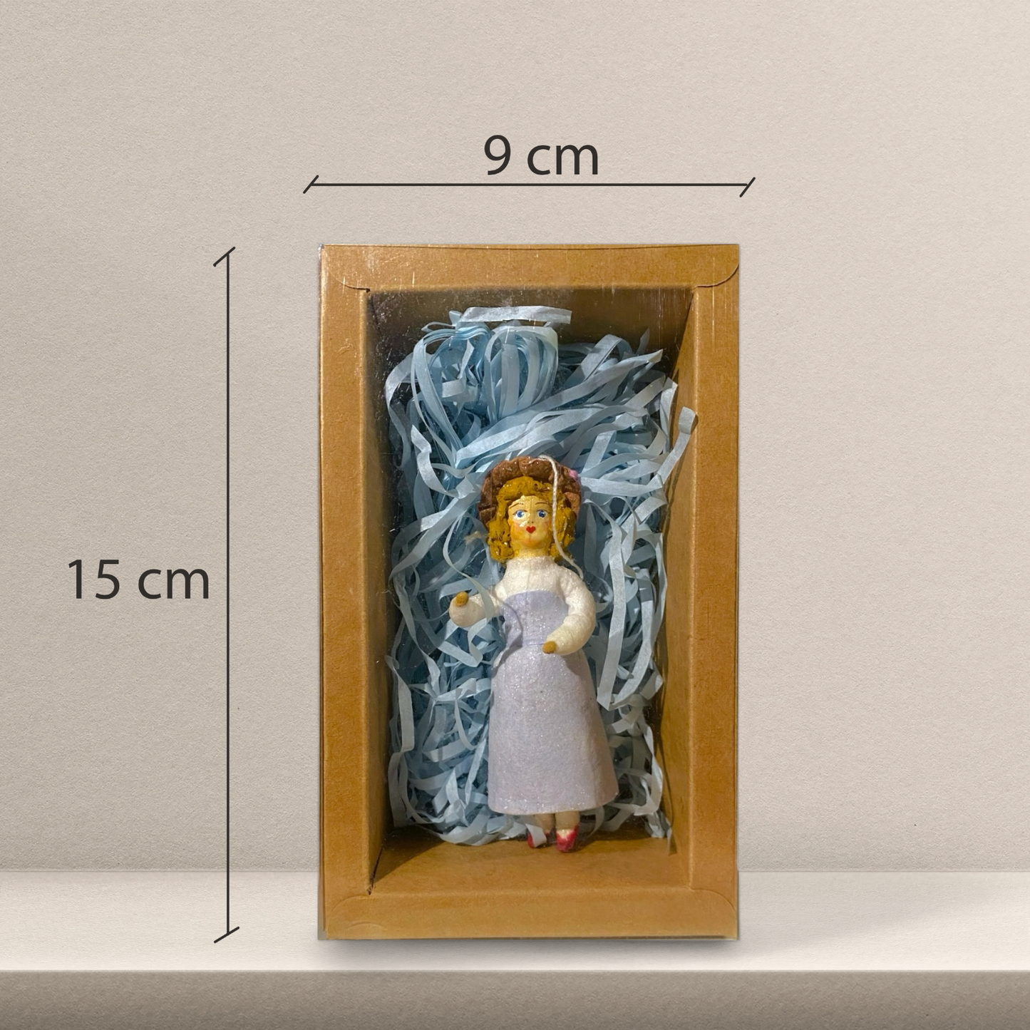 Weihnachtspuppe Frau im lila Kleid